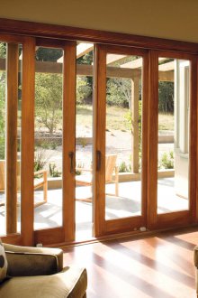 Ξύλινη μπαλκόνι πόρτα