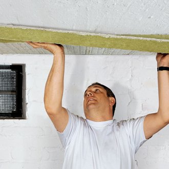 Εγκατάσταση μόνωσης στην οροφή