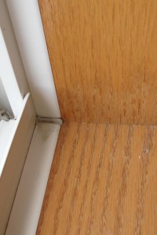 Ελασματοποιημένες πλαγιές στο παράθυρο