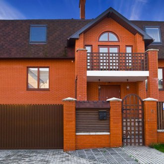 Κρεμαστή πύλη στο σπίτι