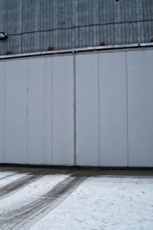 Μεταλλικές πύλες ενωμένες