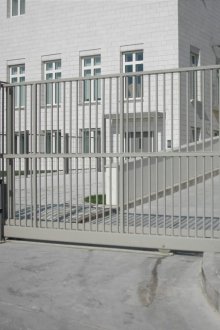 Ανύψωση γκρι πύλη