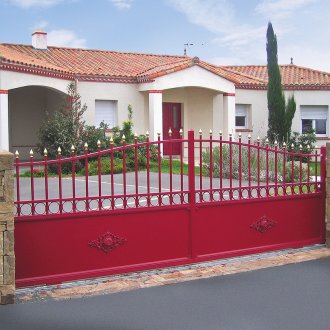 Μεταλλική πύλη