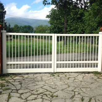 Πύλη σε πόλους τούβλου