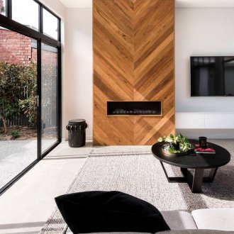 Μεγάλη πλατφόρμα γύρω από το τζάκι