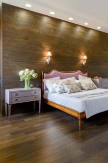 Μεγάλη σανίδα στο υπνοδωμάτιο