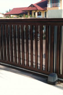 Πύλη προβόλων από χάλυβα