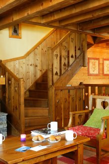 Καθιστικό με ρουστίκ τζάκι