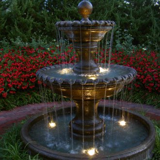 Φωτιζόμενη βρύση στον κήπο