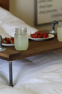 Τραπέζι πρωινό σε στυλ σοφίτας