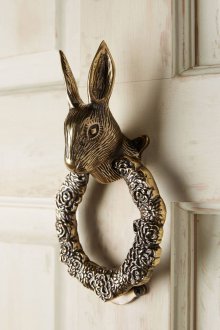 Κουδουνίστρα με τη μορφή λαγού