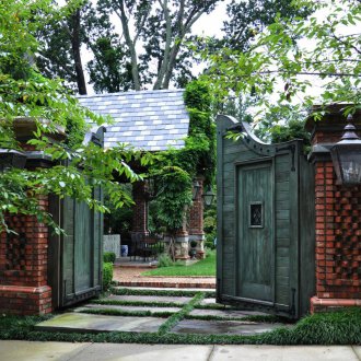 Πυλώνες για πόρτες από τούβλα