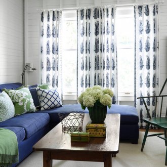 Μπλε και ανοιχτό πράσινο χρώμα στο εσωτερικό του σαλόνι