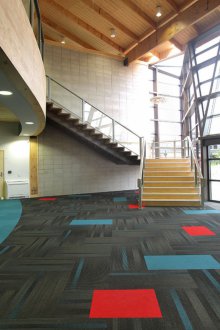 Τα κεραμίδια σε ένα εξοχικό σπίτι