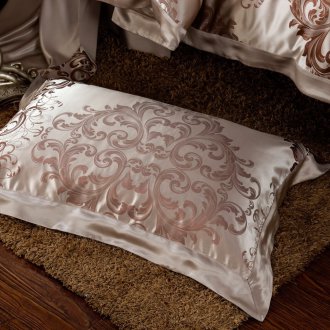 Κλινοσκεπάσματα από μετάξι με στολίδι