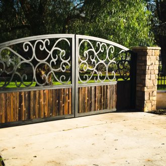 Μεταλλικές αυτόματες πύλες