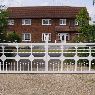 Μεταλλική Λευκή Πύλη