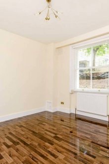 Γυαλιστερή πολυστρωματική δρυς