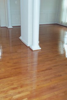 Γυαλιστερό πολυστρωματικό υλικό στο εσωτερικό