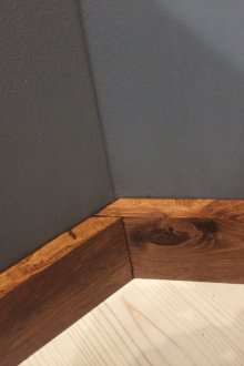 Ξύλινη σανίδα στο εσωτερικό