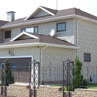 Υπόγειο προσόψεων για το σπίτι