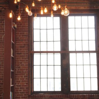 Ο λαμπτήρας του Edison στο σαλόνι