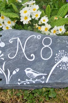 Η πλάκα στο σπίτι από φυσική πέτρα