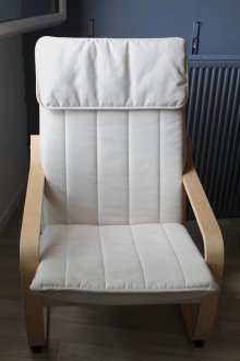 Weißer Poing Stuhl