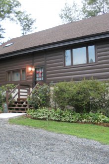 Κάλυψη κάτω από ένα μπαρ για μια εξοχική κατοικία