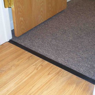 Prag negru pentru podele laminate