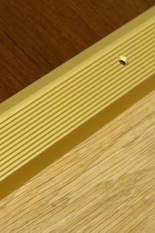 Γυάλινο κατώφλι σε φύλλα