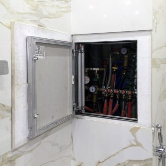 Υδραυλική καταπακτή στην τουαλέτα