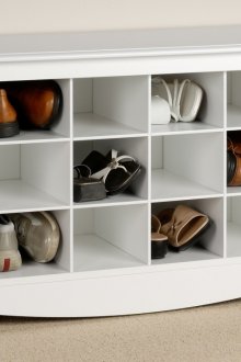 Λευκός πάγκος για διάδρομο με τσέπες παπουτσιών