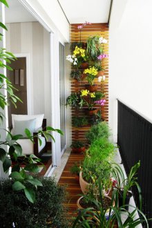 Laminate στο μπαλκόνι με ένα κατώφλι