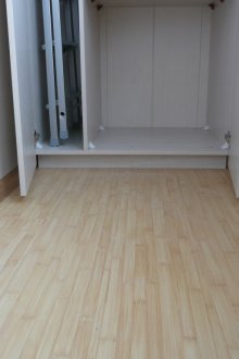 Ελαφρύ πολυστρωματικό υλικό στο μπαλκόνι