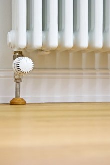 Καλοριφέρ δαπέδου με θερμοστάτη