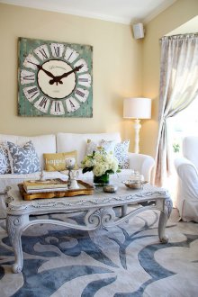 Ρολόι στυλ Provence στο σαλόνι