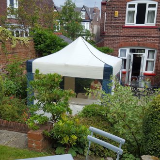 Τέντα κήπου μικρό