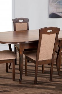 Οβάλ ξύλινο τραπέζι