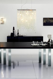 Μεγάλη τραπεζαρία από μέταλλο με μαύρο πάγκο