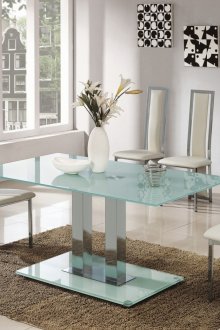 Κομψή τραπεζαρία από μέταλλο και γυαλί