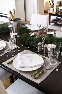 Ξύλινη εορταστική τραπεζαρία