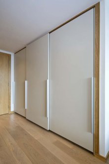 Ενσωματωμένη ντουλάπα στο εσωτερικό