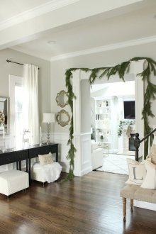 Γκάρλαντ στην πόρτα