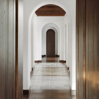 Πόρτα στο διάδρομο