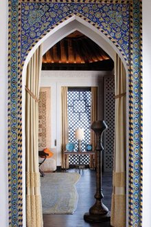 Πλακάκια γύρω από την πόρτα