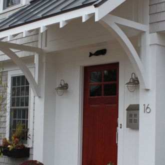 Οπίσθιο επάνω από την είσοδο από το προφίλ