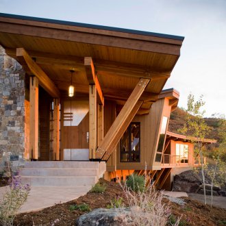 Κορυφή στην είσοδο