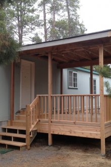 Κάλυμμα πάνω από την είσοδο του πεύκου