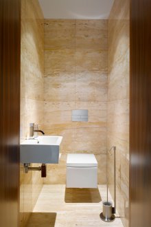 Συνδέοντας μια τουαλέτα συμπαγής